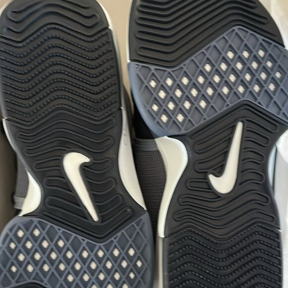 Nike Lebron Witness VIII (NIB) - Picture 2 of 4